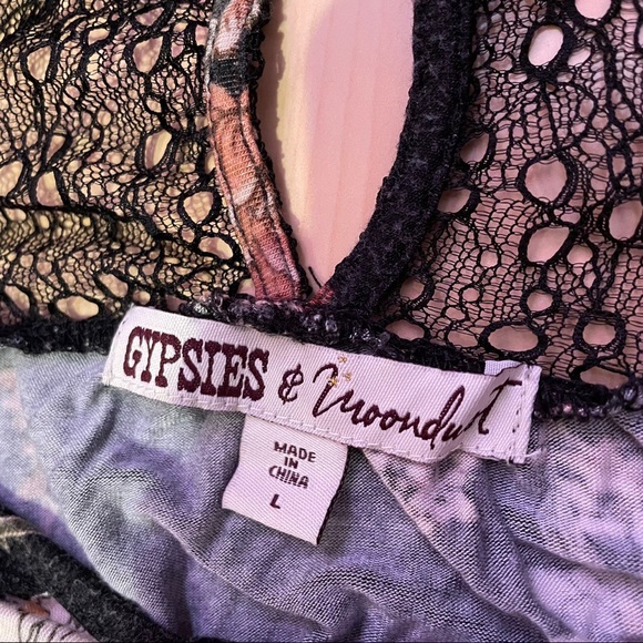 Lot of 2 Macys cold shoulder tops - Picture 5 of 6